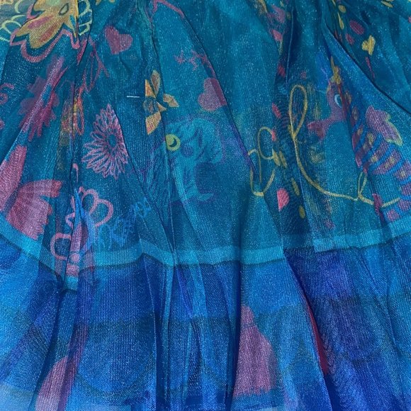 - Mirabel Madrigal Cosplay - Picture 4 of 8